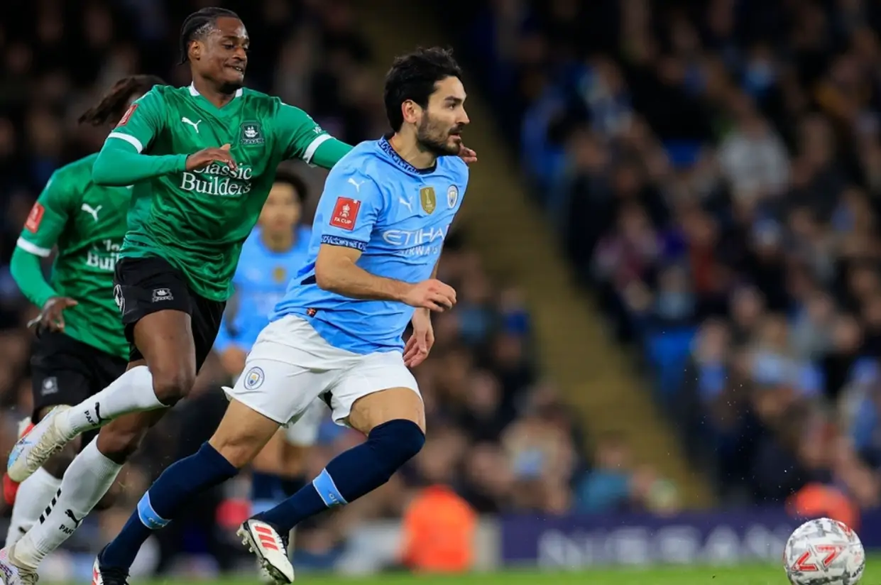 关于足总杯冲刺阶段走向成谜，曼联防线松动，信心回归，医务组通报恢复的信息