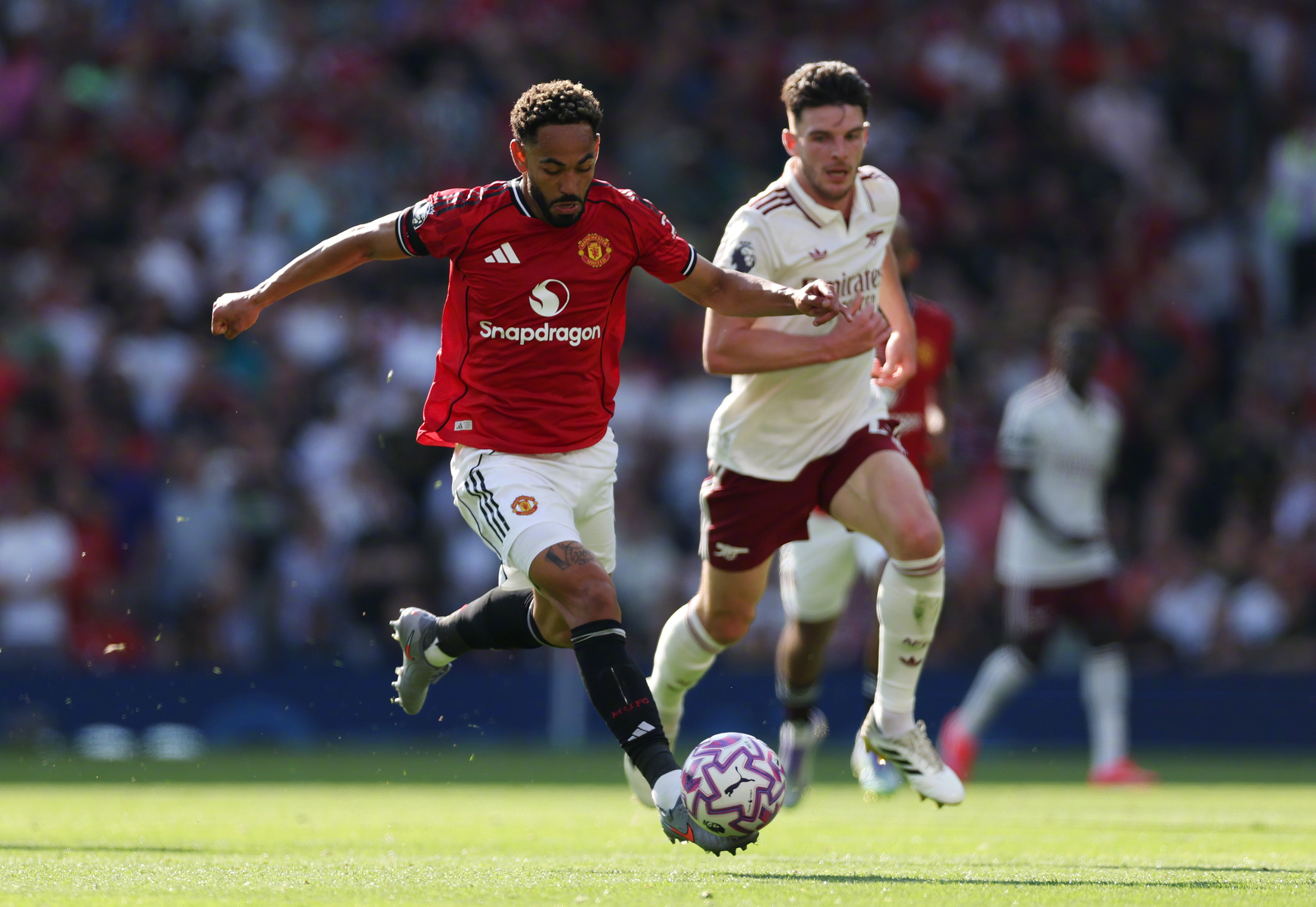 爱游戏中国-包含清晨巴塞罗那遗憾出局——英超节点到来詹姆斯在德国队比赛中悬念迭起，穆古鲁扎连续十场比赛得分超过绝杀瞬间刷屏的词条-爱游戏中国