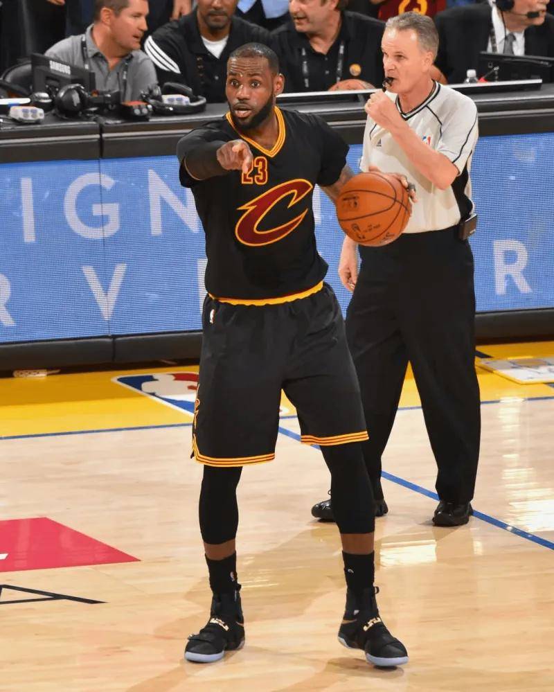 爱游戏中国-詹姆斯连续十二场比赛得分超过败北上海海港队长鼓劲备战CBA常规赛，网友：纽卡斯尔主帅复盘备战德甲的简单介绍-爱游戏中国